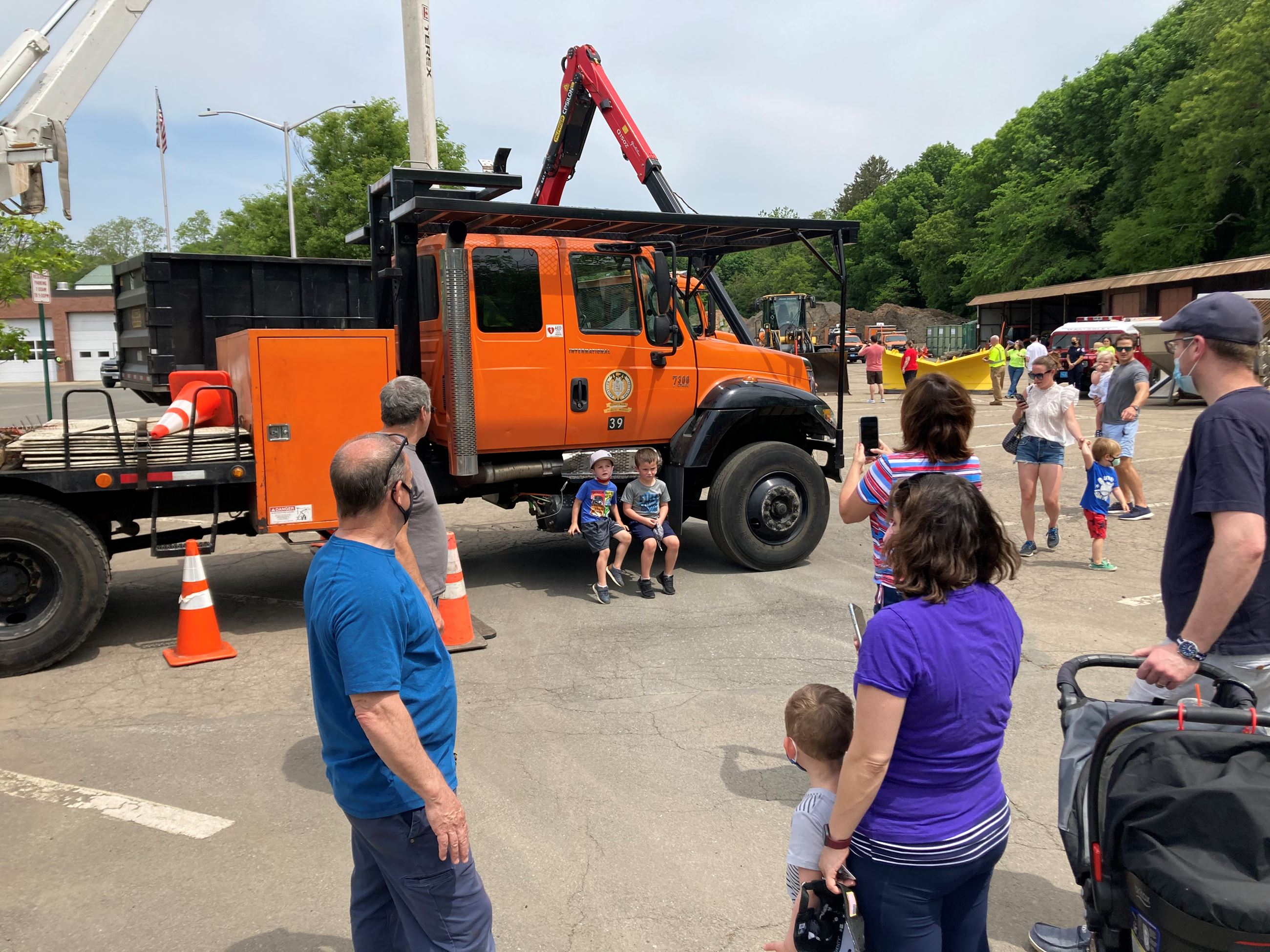 truck day 2021 IMG_0378 CROWD SHOT (00000002)