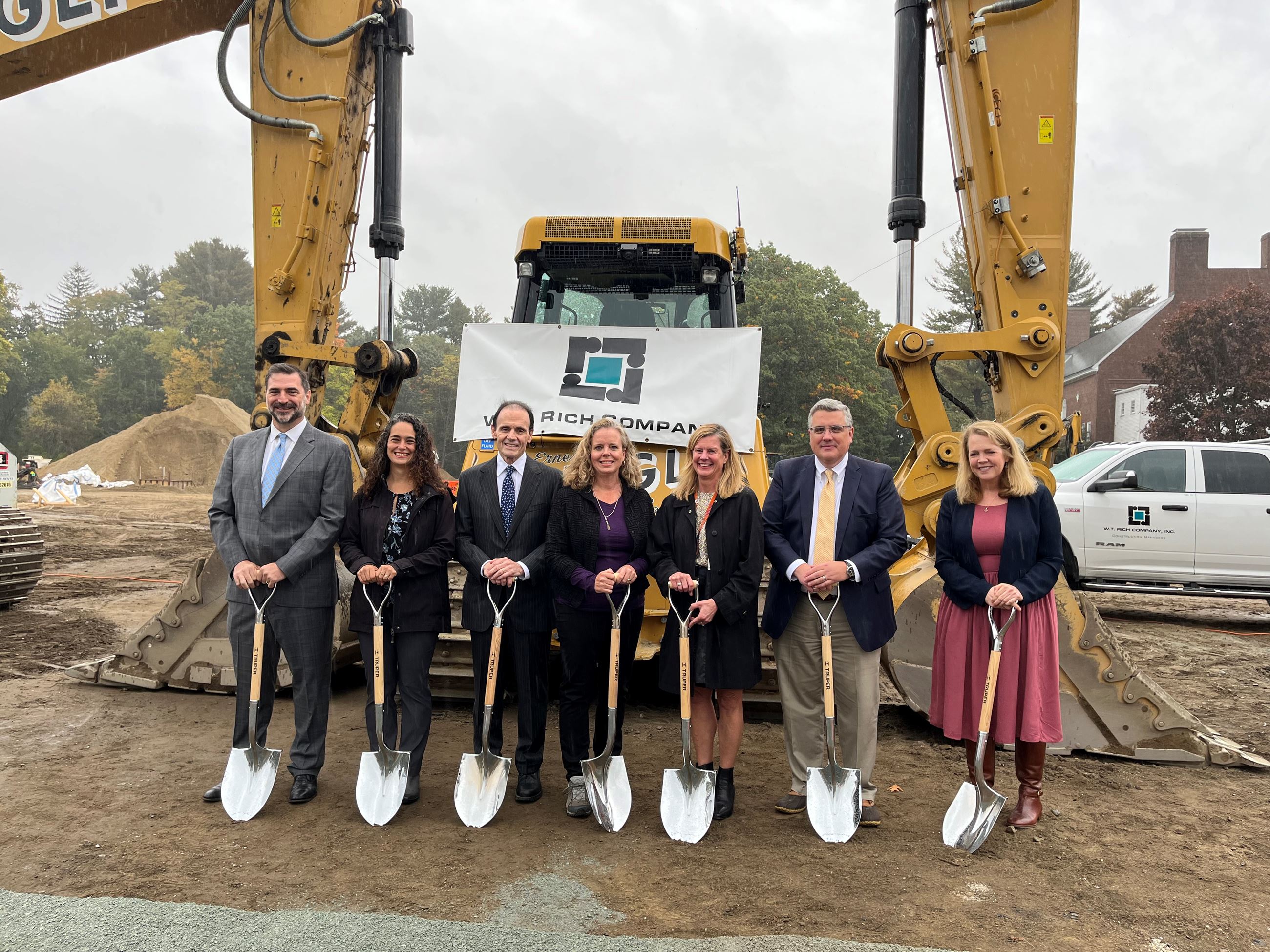 Hunnewell_groundbreaking_VIPs