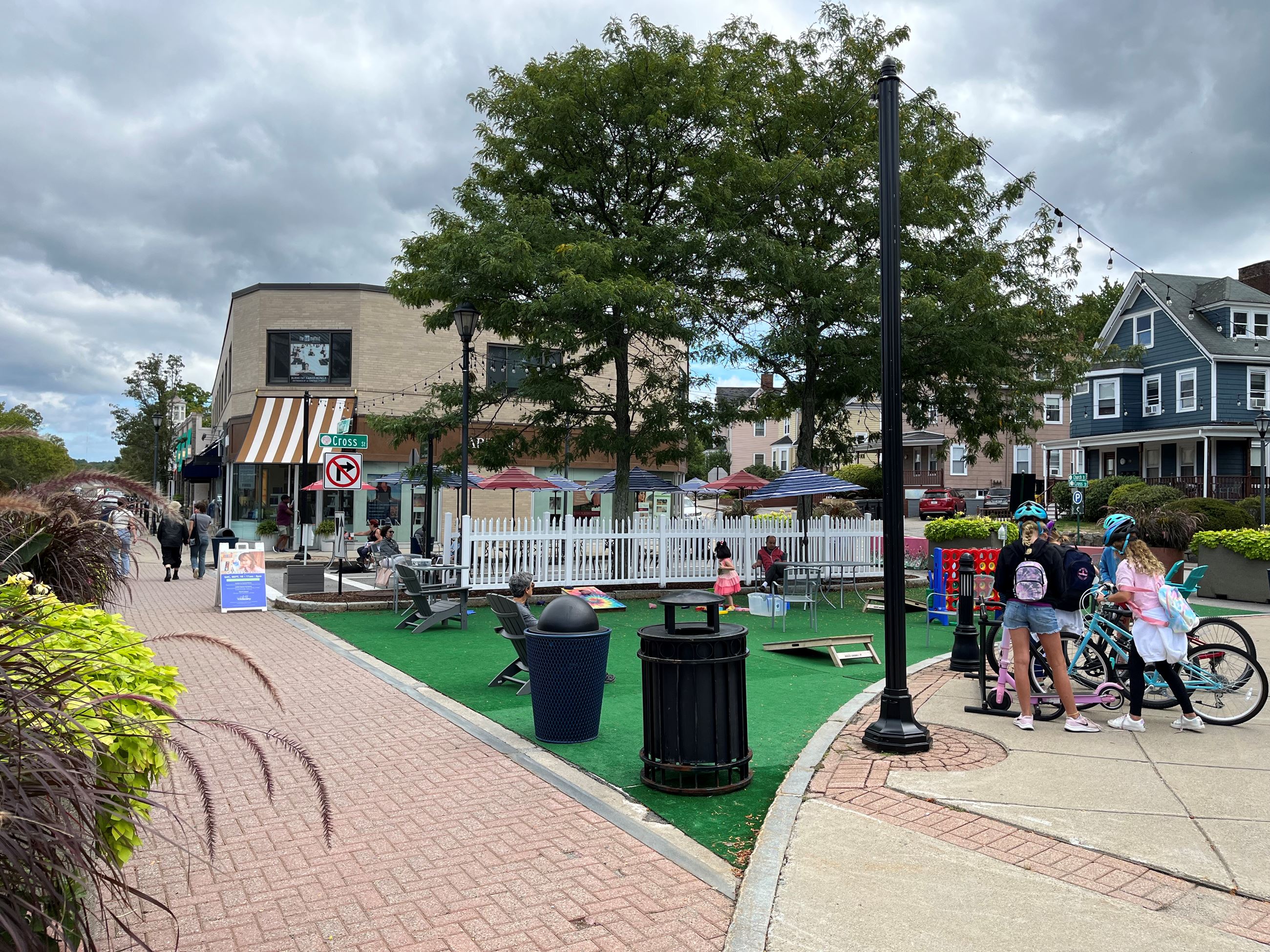 Parklet_Cross Street
