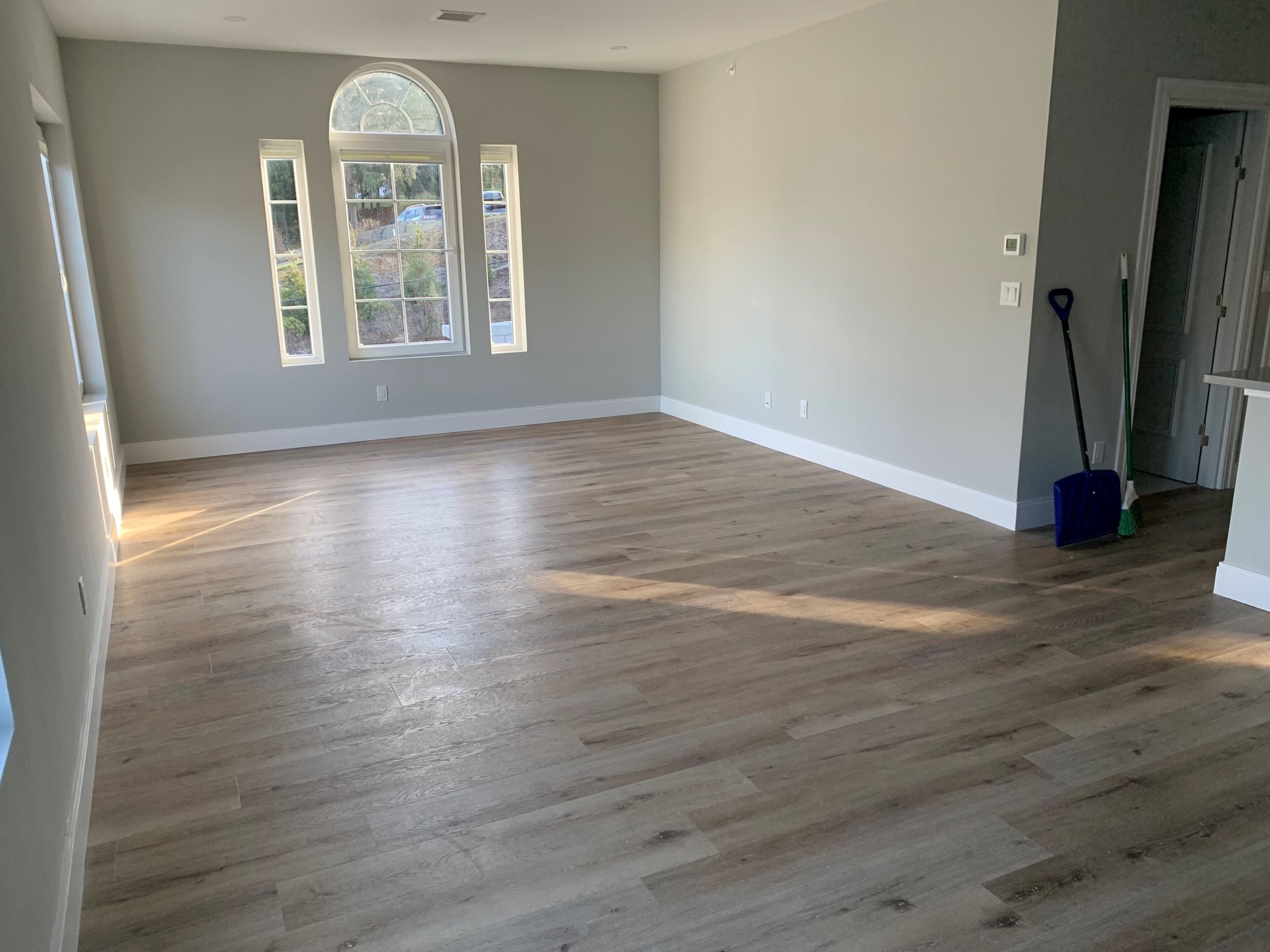 3 Burke Ln Living area